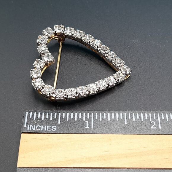 Vintage Clear Rhinestone Heart Brooch, Gold Tone, Prong Set Rhinestones, 1 1/2" - Picture 4 of 10